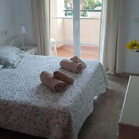 2-bed In Port אסטפונה